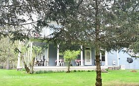 Laurel River Club Bed & Breakfast Or Lrcbnb